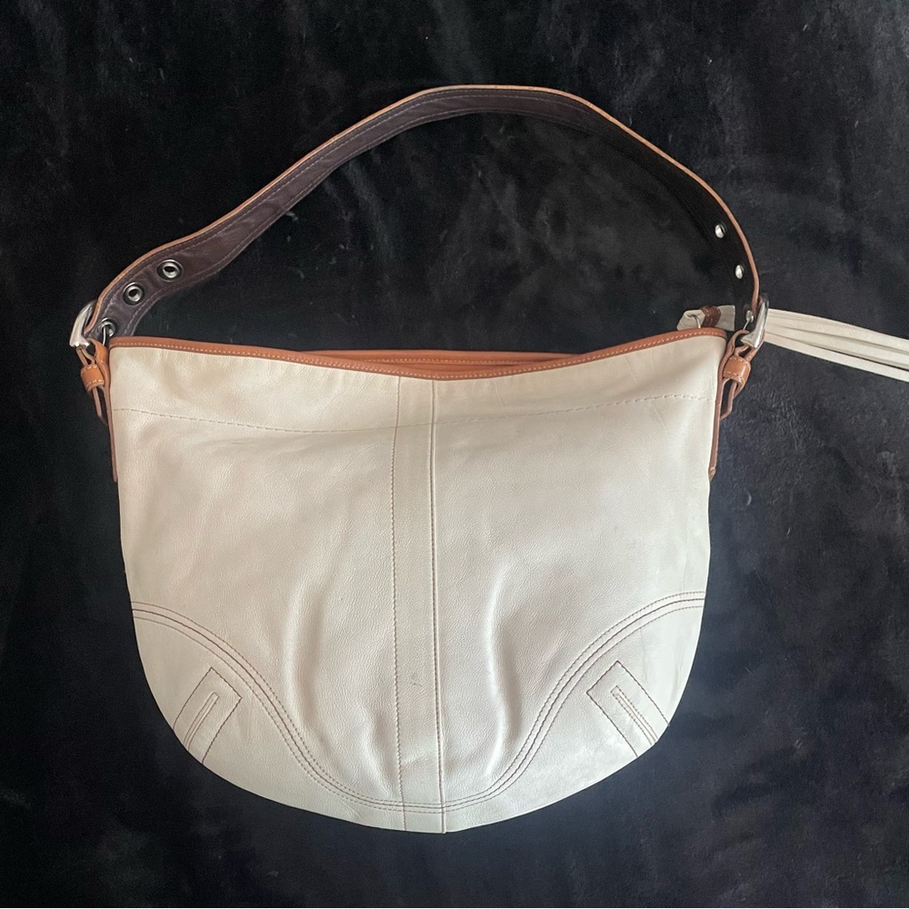 Coach Soho Hobo Shoulder Bag Purse Cream Ivory Brown Hang Tag Tassle Boho Vtg